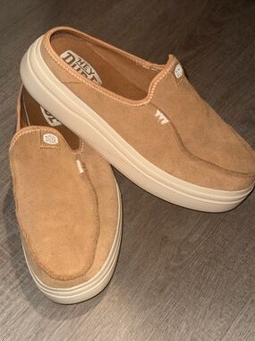 Hey Dude Women's Slip-On Loafers in Camel Brown Suede Sz 9